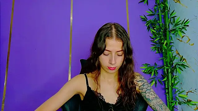 Snapshot of scarlet-jonesx chatting on September 28, 1:12 am scarlet-jonesx online show from September 28, 1:12 am