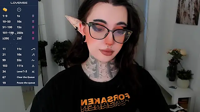 Snapshot of Dixi_Pixi_ chatting on October 12, 5:54 am Dixi Pixi online show from October 12, 5:54 am