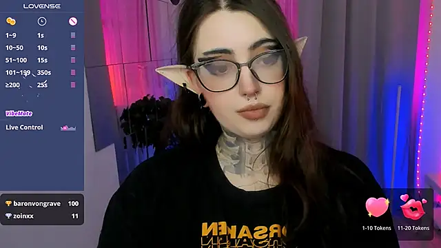 Snapshot of Dixi_Pixi_ chatting on September 19, 8:02 am Dixi Pixi online show from September 19, 8:02 am