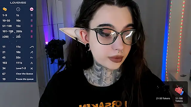 Snapshot of Dixi_Pixi_ chatting on October 16, 5:43 am Dixi Pixi online show from October 16, 5:43 am