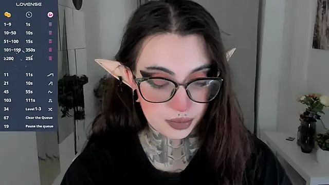 Snapshot of Dixi_Pixi_ chatting on October 18, 5:54 am Dixi Pixi online show from October 18, 5:54 am