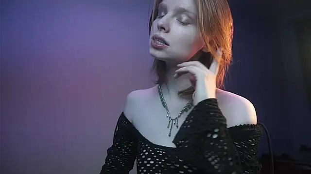 ginger hugs online show from November 25, 10:32 pm