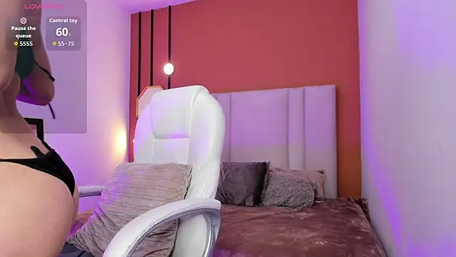 Chloe fischer  online show from December 18, 3:17 pm