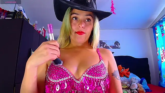 lacolombia   online show from June 25, 7:59 pm