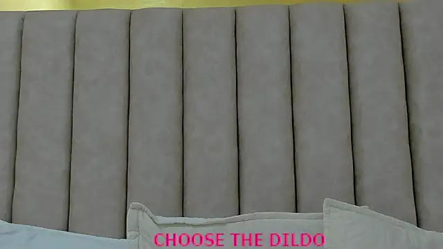 FreyaMoller online show from November 19, 7:25 pm