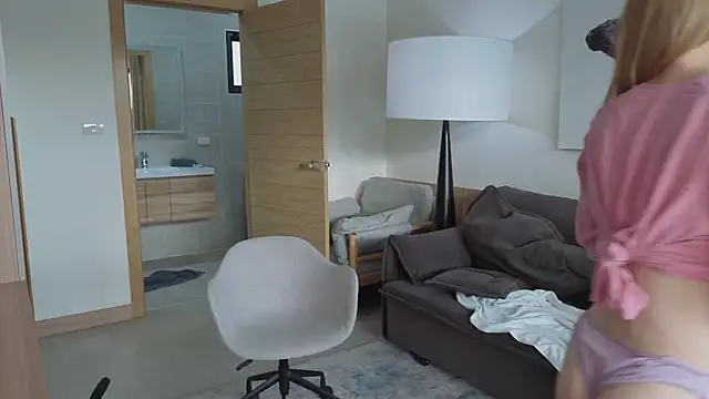 Elis Fox online show from December 4, 9:22 am