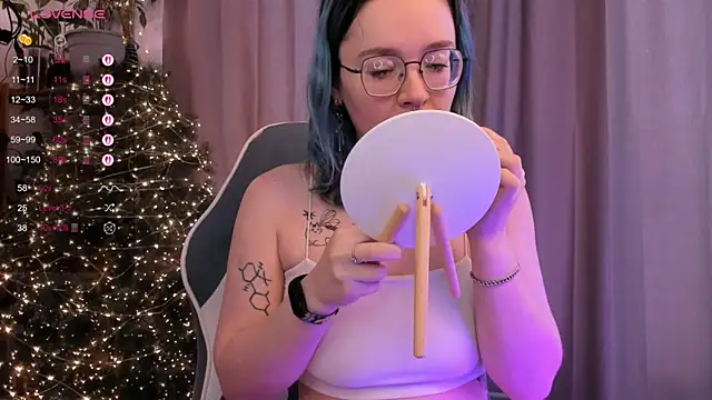 alisahug online show from December 23, 9:13 am