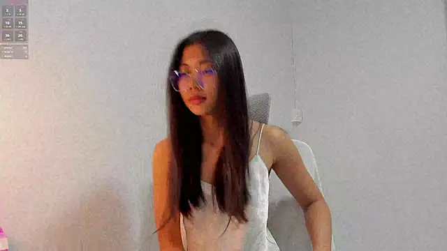 Snapshot of Cee_chalynn chatting on October 10, 2:44 pm Cee chalynn online show from October 10, 2:44 pm
