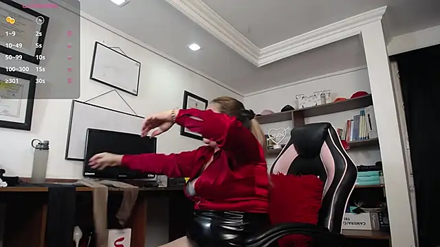 LiaTaylorr online show from February 7, 12:31 pm