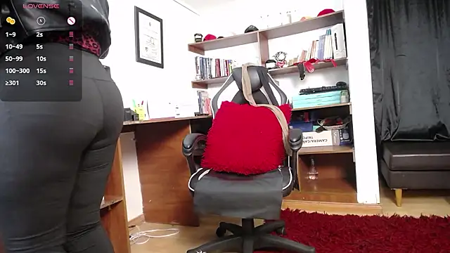 LiaTaylorr online show from February 9, 12:40 pm