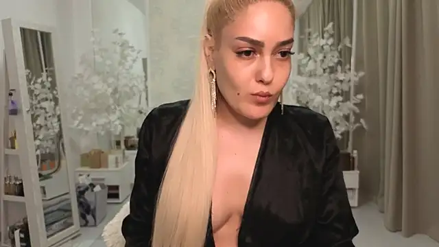 HotFireBabe  online show from August 10, 12:36 am
