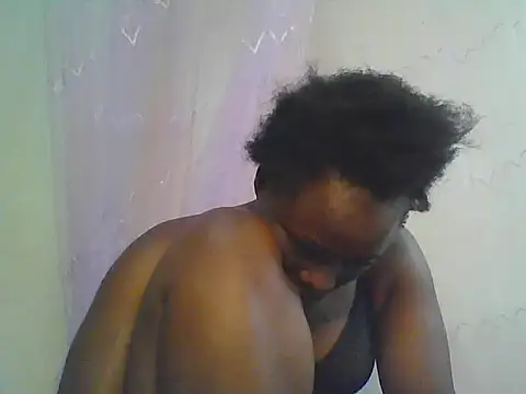 Snapshot of EBONYVANILLA02 chatting on October 5, 11:59 am EBONYVANILLA02 online show from October 5, 11:59 am