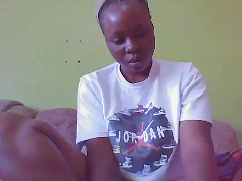 Snapshot of EBONYVANILLA02 chatting on September 14, 6:11 am EBONYVANILLA02 online show from September 14, 6:11 am