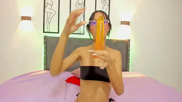 Sophie and andress online show from November 8, 3:22 am