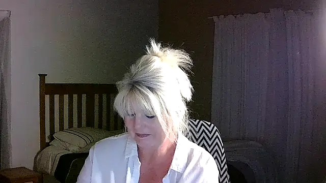 Miahotmilf online show from November 7, 8:58 pm