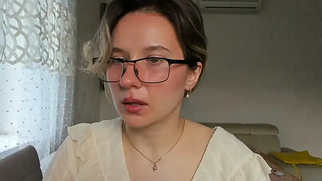 Lilith lutherlow online show from July 23, 1:52 pm