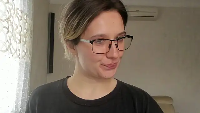 Lilith lutherlow online show from July 9, 4:53 pm