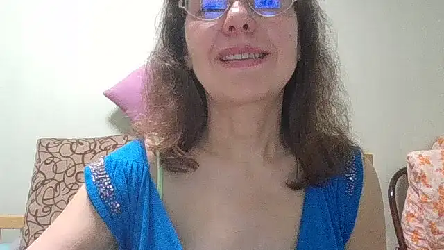 HollyJewel online show from June 21, 6:23 pm