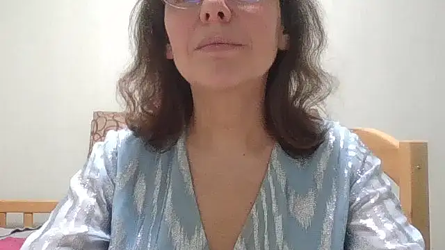 HollyJewel online show from March 31, 5:35 pm