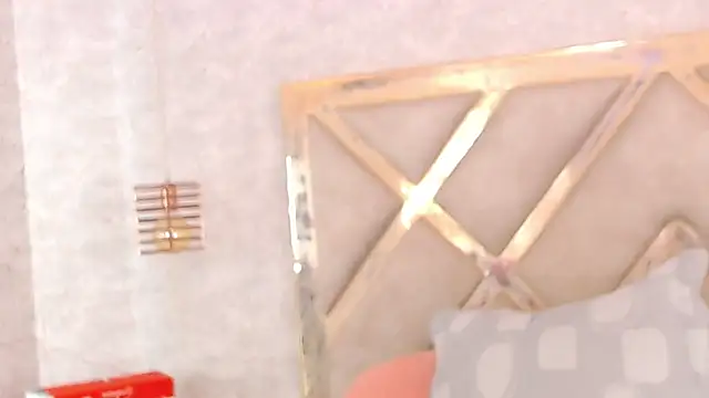 Snapshot of JoannaStanford chatting on October 12, 1:30 am JoannaStanford online show from October 12, 1:30 am
