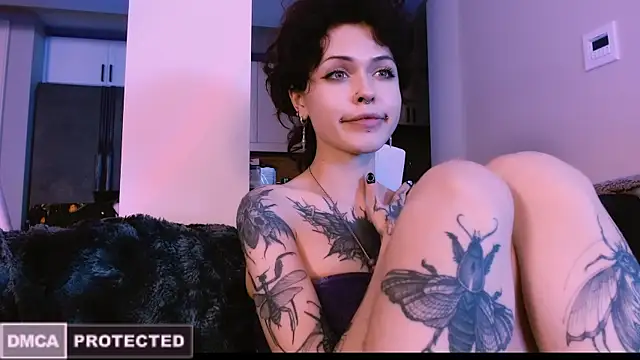 Snapshot of NaughtyLittleFox chatting on September 19, 4:33 am NaughtyLittleFox online show from September 19, 4:33 am