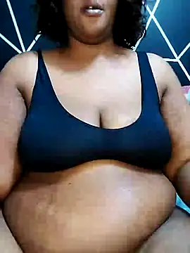 Snapshot of YummyChocolatexx2 chatting on October 7, 4:11 pm YummyChocolatexx2 online show from October 7, 4:11 pm
