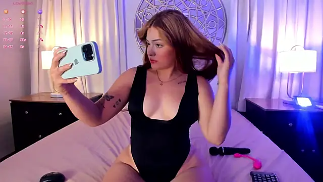 Snapshot of Chloee_Evans1 chatting on September 10, 7:03 pm Chloee Evans1 online show from September 10, 7:03 pm