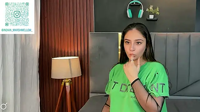 Snapshot of demieliss chatting on October 1, 6:24 pm demieliss online show from October 1, 6:24 pm
