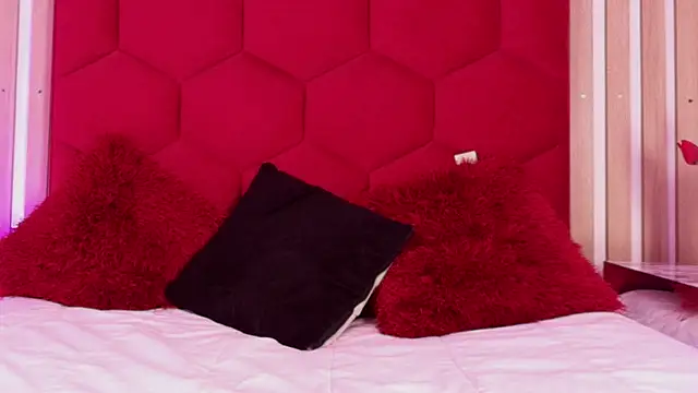 Tayzon Foxxx online show from July 17, 8:34 pm