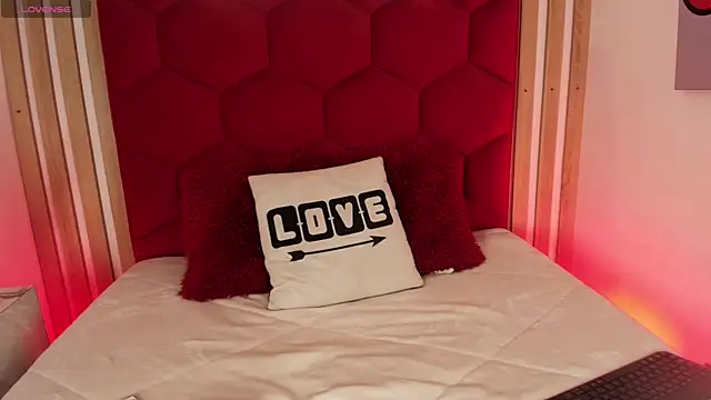 Tayzon Foxxx online show from July 5, 8:25 pm