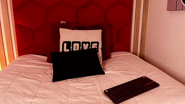 Tayzon Foxxx online show from July 25, 8:27 pm