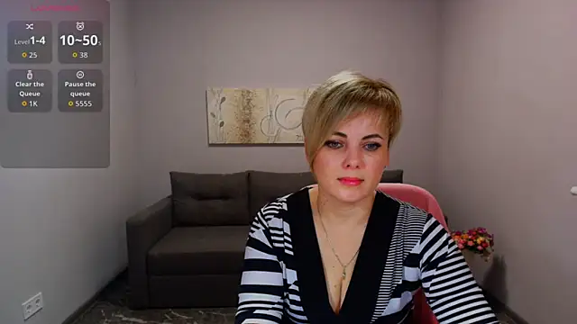 Julia Wilsone online show from February 1, 7:18 am