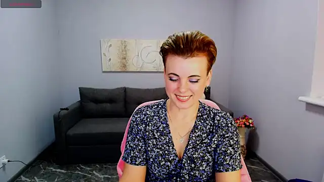 Julia Wilsone online show from February 16, 7:52 am