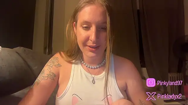 Pinkyladyxxx online show from May 15, 11:40 pm