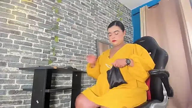 Snapshot of iam_samy_ chatting on October 15, 11:35 am iam samy online show from October 15, 11:35 am
