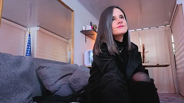 Snapshot of Alice_milf_ chatting on October 16, 11:24 am Alice milf online show from October 16, 11:24 am