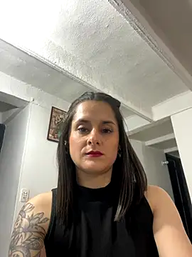 Snapshot of Alice_milf_ chatting on September 22, 11:08 am Alice milf online show from September 22, 11:08 am