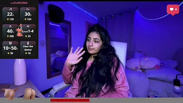 Snapshot of cloe_small chatting on October 12, 7:33 am cloe small online show from October 12, 7:33 am