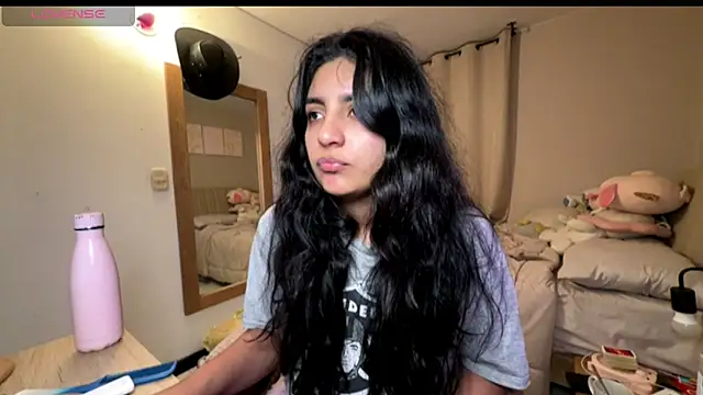 Snapshot of cloe_small chatting on October 17, 4:59 am cloe small online show from October 17, 4:59 am