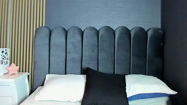 Nicolette ks  online show from April 7, 4:25 am