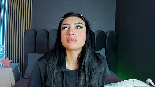 Nicolette ks  online show from April 22, 4:42 am