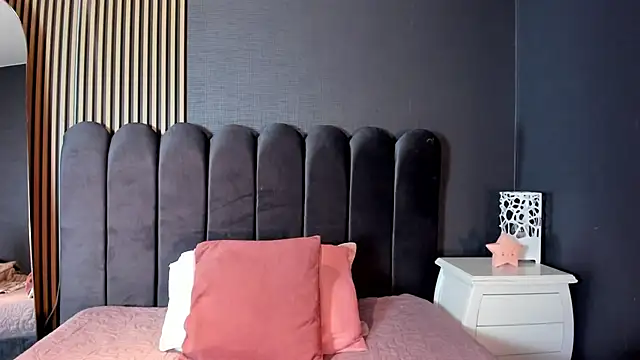 Nicolette ks  online show from July 23, 4:53 am