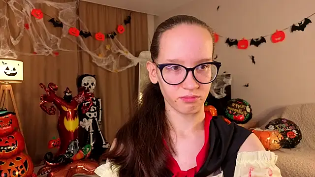 BettyBrowni online show from October 31, 4:11 pm