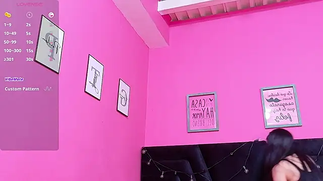 Snapshot of littleebluee chatting on September 21, 7:34 pm littleebluee online show from September 21, 7:34 pm