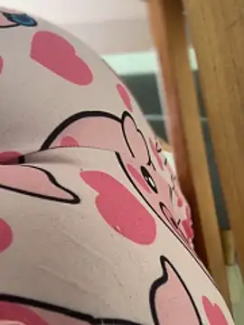 Pretty Isadora online show from April 12, 8:11 pm