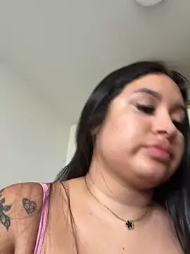 Pretty Isadora online show from December 13, 7:53 pm