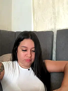 Pretty Isadora online show from October 15, 9:39 pm