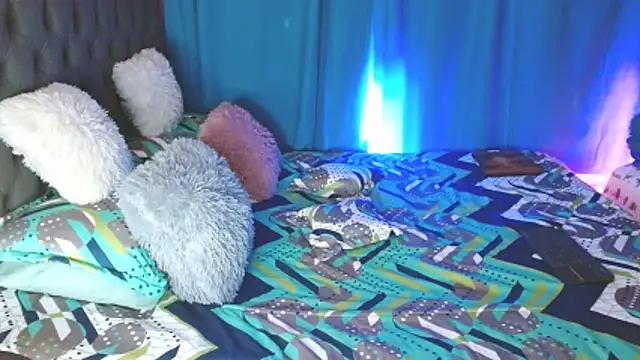 Kerly Lopez online show from April 9, 5:29 pm