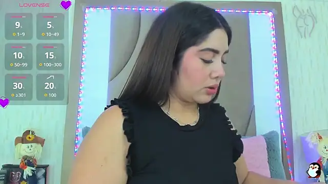 ThyaraJhons online show from October 28, 12:22 pm