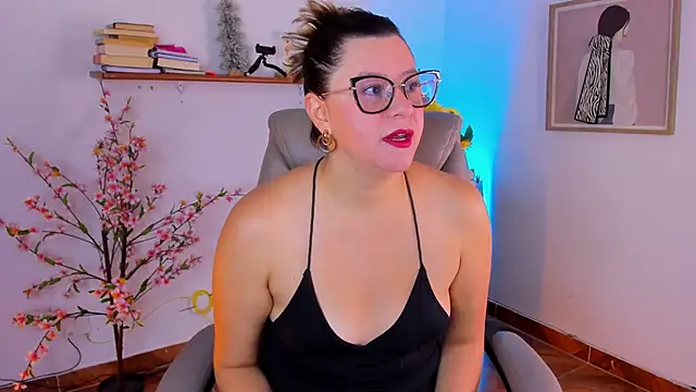 Chanelll Taylorr  online show from June 11, 10:23 am
